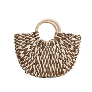 Panier de plage demi-rond en paille pour femme 2024, nouveau modèle en rotin tressé avec pompons, idéal pour les vacances à la plage - Product Image 4