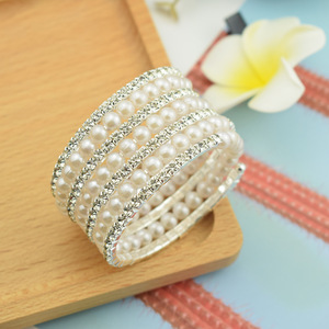 <span class=keywords><strong>Pulsera</strong></span> multicapa de <span class=keywords><strong>perlas</strong></span> de 6mm con diamantes de imitación para boda, <span class=keywords><strong>pulsera</strong></span> de <span class=keywords><strong>perlas</strong></span>, <span class=keywords><strong>pulsera</strong></span> de diamantes de imitación para venta al por mayor N241002 - Product Image 5