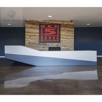 Bureau d'accueil compact en pierre artificielle, design moderne en forme de bateau, idéal pour hôtels, centres commerciaux, gymnases, écoles et hôpitaux
