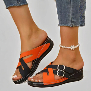 รองเท้าแตะลำลองแบบสวมเปิดนิ้วเท้า สีสันตัดกัน พื้นหนา สำหรับผู้หญิง รุ่นใหม่ ปี 2025 ไซส์ใหญ่ เหมาะสำหรับใส่กลางแจ้ง - Product Image 3