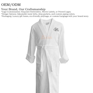 Lussuoso Accappatoio in Spugna di Cotone 100% 380gsm con Colletto Kimono Bianco per Hotel - Set Regalo Personalizzato Ricamato MR MRS per Sposi - Product Image 5