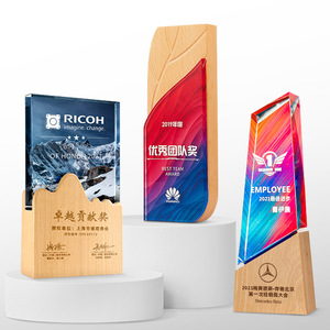 Trofeo de madera de hoja dorada creativa personalizada Placa de premio de madera con patrón de modelo para regalo de presentación honoraria - Product Image 4