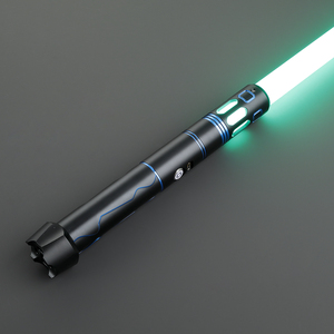 Sabre laser LED exclusif DAMIENSABER Studio, style médiéval viking et anime japonais, avec poignée en cuivre, couleurs de lame infinies, rechargeable - Product Image 4