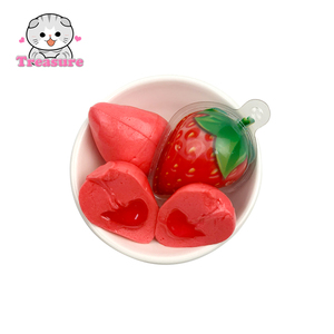 3 <span class=keywords><strong>D</strong></span> Gummy Candy Halal Forma de fresa Soft Chewy Gummy Candy Jelly Jam Filled Caramelos de Halloween - Product Image 2