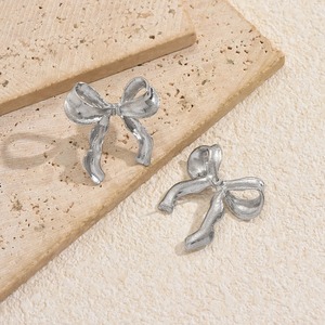 ต่างหูหมุดโลหะลายผีเสื้อสุดอินเทรนด์ของผู้หญิงสุดหรูเครื่องประดับสำหรับการเดินทางในชีวิตประจำวันเครื่องประดับแฟชั่นที่เรียบง่ายขายส่ง - Product Image 6