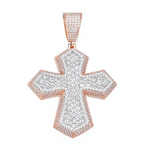 Pendentif croix pour femme en moissanite + argent 925 plaqué et micro-pavé de zirconiums cubiques, bijoux religieux - Product Image 1