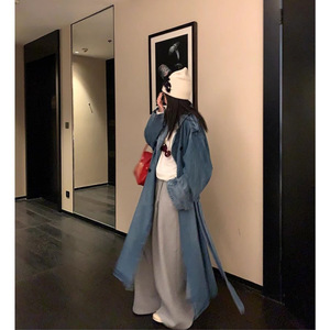 <span class=keywords><strong>Trench</strong></span> Coat in Denim Lavato alla <span class=keywords><strong>Moda</strong></span> per Donna Primavera 2024, Cappotto Lungo Casual Retrò <span class=keywords><strong>di</strong></span> Alta Qualità - Product Image 3