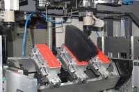 Machine à brosser les balais à 5 axes avec 2 têtes de perçage et 1 tête de tuftage