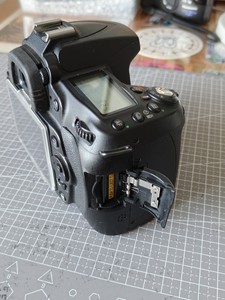 Precio al por Mayor Cámara Usada <span class=keywords><strong>Nikon</strong></span> <span class=keywords><strong>D90</strong></span> 12.3MP SLR Cámara de Nivel de Entrada para Principiantes - Product Image 3