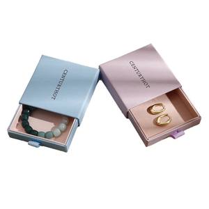 Caja de Papel Tipo Cajón Personalizada para Empaque de Joyería con Logo Estampado en Caliente Pequeña Caja de Joyería Tipo Cajón Bolsa de Terciopelo - Product Image 6