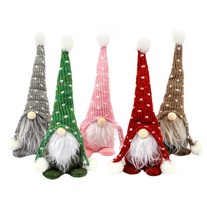 Poupée gnome sans visage en tricot de style nordique, chapeau à pompons multicolores, elfe en peluche pour la décoration de Noël, de l'étagère, du foyer et de la maison - Product Image 3