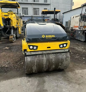 Rouleau compacteur combiné Bomag BW138AC d'<span class=keywords><strong>occasion</strong></span> de 5 tonnes / Rouleau compacteur vibrant à double tambour d'<span class=keywords><strong>occasion</strong></span> pour la pose d'asphalte - Product Image 2