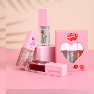 Kit de Maquillage Lèvres Brillantes 3-en-1 à Marque Blanche – Huile à Lèvres Hydratante Végane et Non Testée sur les Animaux avec Boîte Cœur - Product Image 1
