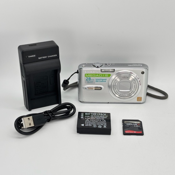 Plc Dmc-fx07 7mp Digicam Compact Digital Camera + Accessories for Warranty Product