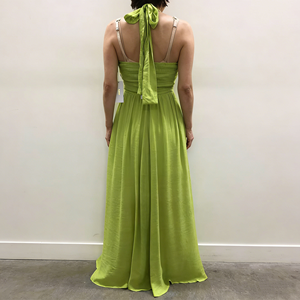 Vestido elegante de verano de alta calidad con cuello halter, nuevo, delgado, que estiliza la figura, falda larga. - Product Image 2