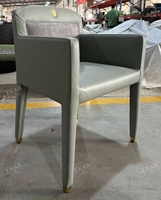 Chaise contemporaine d'amoureux des livres pour des coins de lecture confortables