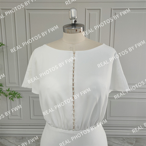 Fotos reales <span class=keywords><strong>de</strong></span> alta calidad Simple cuello barco suave satén vestido <span class=keywords><strong>de</strong></span> <span class=keywords><strong>novia</strong></span> elegante mujer manga corta vestido <span class=keywords><strong>de</strong></span> <span class=keywords><strong>novia</strong></span> con botón <span class=keywords><strong>de</strong></span> perlas - Product Image 4