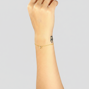 Bracelet lettre H tridimensionnel en argent sterling 925 plaqué or 14 carats pour femme - Product Image 2