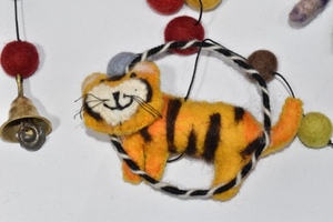 Nouveau design Tigre Cirque Porte Cintre Laine feutrée Laine pour la décoration de chambre Cadeaux promotionnels et d'affaires - Product Image 3