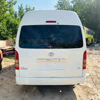 Mini-bus d'occasion HIACE 15 places, couleur blanche, fourgonnette Hiace