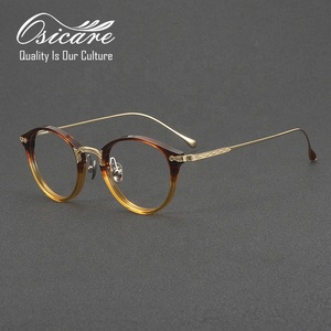 Gafas Ópticas de Lujo con Montura de Acetato de Titanio Verde Mixto para Mujer - Product Image 3