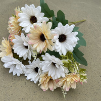 Arrangement floral artificiel en soie, chrysanthème réaliste fait main et parfumé pour la décoration de la maison, des mariages, de Noël, de Pâques et d'événements