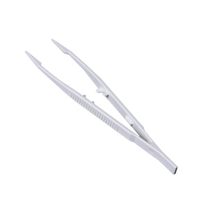 Pince à pansement médicale jetable en plastique, extra longue, 18,5 cm, à dents ondulées, YD-011 - Product Image 1