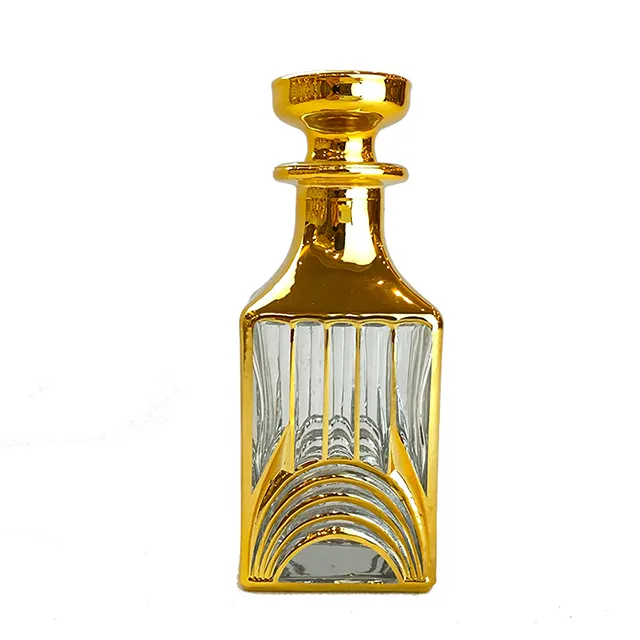 Dubai Hot Selling 100Ml 200Ml Luxe Real Gold Decoratieve Vintage Lege Parfum Hoge Kwaliteit Essentiële Olie Glazen Fles