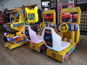 LIFUN Fábrica al por mayor <span class=keywords><strong>Arcade</strong></span> Video Racing <span class=keywords><strong>Game</strong></span> <span class=keywords><strong>Machine</strong></span> <span class=keywords><strong>Coin</strong></span> <span class=keywords><strong>Operated</strong></span> Car Race para niños Fun Motor Bike Racing para niños - Product Image 5