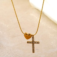 Collier fin en acier inoxydable avec pendentif cœur et croix minimaliste, ornements plaqués or raffinés, vente en gros pour femmes TGXL14739