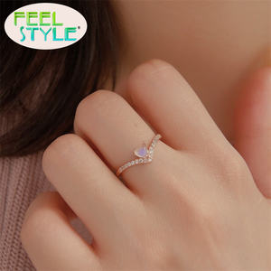 Anneaux en argent sterling 925 avec design de cœur et de pierre de lune, design de cœur, <span class=keywords><strong>anneau</strong></span> en argent 925 avec pierre de lune, anneaux en argent 925 avec pierre de lune et CZ - Product Image 1