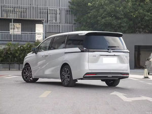 Opérateur professionnel de <span class=keywords><strong>commerce</strong></span> électronique de véhicules hybrides Guangzhou <span class=keywords><strong>Automobile</strong></span> Passen avec une excellente maîtrise de l'anglais et un dépôt - Product Image 3