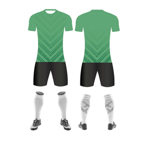 Vente en gros de maillots de football 100% polyester pas chers, kits personnalisés, uniformes d'entraînement de football professionnels pour hommes, shorts respirants et rapides - Product Image 2