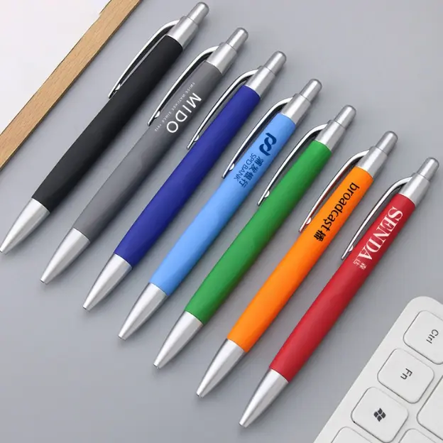 Özel Logo promosyon tükenmez kalem ile promosyon kişiselleştirilmiş Logo ucuz plastik tükenmez kalem kalemler
