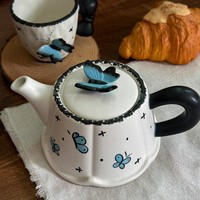 Théière en céramique chinoise style Ins, créative, moderne, minimaliste, mate, peinte à la main, motif floral, papillon tridimensionnel, vaisselle