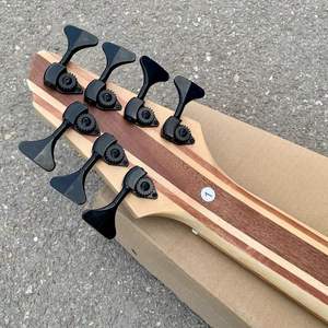 Bajo Eléctrico Profesional de 6/7 Cuerdas con Pastilla Activa Diapasón de Palo de Rosa Cuerpo y Mástil Unidos de Arce y Caoba para Música - Product Image 4