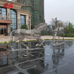 Roestvrijstalen Paardensculptuur Uitgeholde Ambachtelijke Brief Splitsing Stedelijke Kunstinstallatie