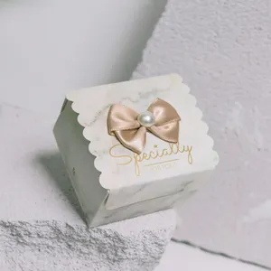 CSMD 중국 공급 업체 소량 주문 수량 결혼식 호의 결혼식 생일 파티 아기 과자를위한 사각형 귀여운 사탕 포장 상자