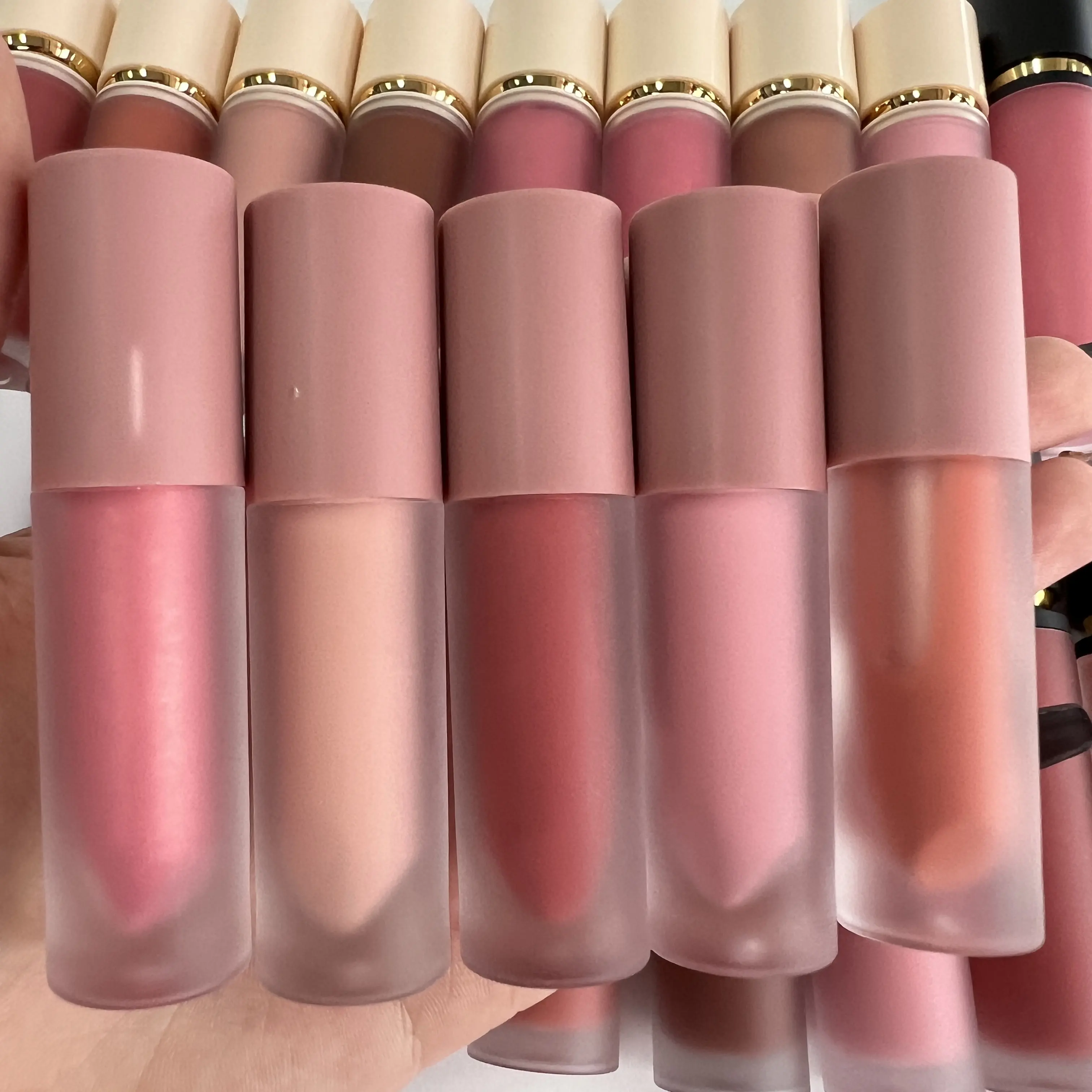 Aanpasbare Kartonnen Logo Label Nude Roze Matte Veganistische Niet-Plakkerige Lippenstift Verkoper