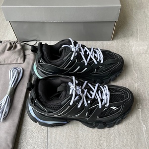 Chaussures de sport de haute qualité, conçues sur mesure, avec éclairage, pour une utilisation décontractée en extérieur en automne et en hiver, dotées d'une semelle élastique - Product Image 4