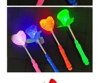 Accessoires lumineux de concert en gros : Bâtons lumineux LED colorés en forme de rose, étoile et cœur pour le Nouvel An et les fêtes