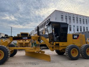 รถเกรดเดอร์มือสอง Caterpillar 140K ของแท้ คุณภาพเชื่อถือได้ เหมาะสำหรับงานก่อสร้างถนนในเหมืองและพัฒนาที่ดิน - Product Image 1