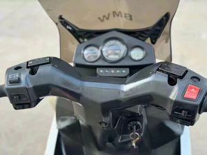 <span class=keywords><strong>Scooter</strong></span> a Benzina <span class=keywords><strong>Usati</strong></span> Economici da 100cc e 150cc <span class=keywords><strong>in</strong></span> <span class=keywords><strong>Vendita</strong></span> Stock di Magazzino <span class=keywords><strong>in</strong></span> Cina con Motore Raffreddato ad <span class=keywords><strong>Acqua</strong></span> - Product Image 3