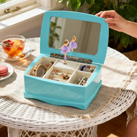Boîte de rangement multi-compartiments en bois écologique gravée avec une ballerine et un miroir pour filles