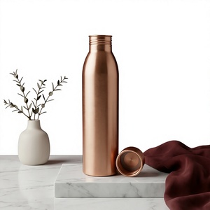 Bouteille de voyage en cuivre pur, finition mate, artisanale et unique, design traditionnel, portable - Product Image 1