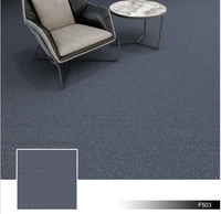 Carreaux de moquette en PP résistant à l'usure Bureau commercial Tapis de bibliothèque personnalisé Carreaux de sol de bureau insonorisés Tapis carré