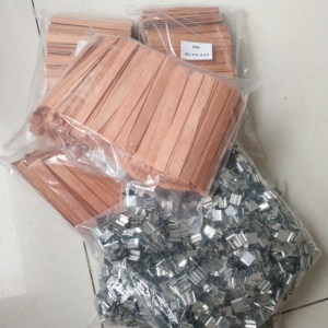 Mèche de bougie en bois de haute qualité avec base à clip, pour la fabrication de bougies artisanales en cire de soja, sans fumée, avec son éclat croissant - Product Image 1