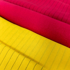 Tessuto antistatico ESD in pile monofacciale ALLESD per polo, 65% poliestere + 33% cotone + 2% fibra di carbonio per stazioni di servizio - Product Image 2