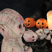 Décoration d'horreur réaliste en gel de silicone Alien assis pour Halloween, maison hantée, escape room, fête, bar