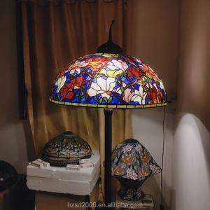 Pantalla de Lámpara Tiffany Hecha a Mano de 28 Pulgadas, de Vidrio Teñido con Base de Cobre, Luz LED, Color Latón, para Sala de Estar - Product Image 2